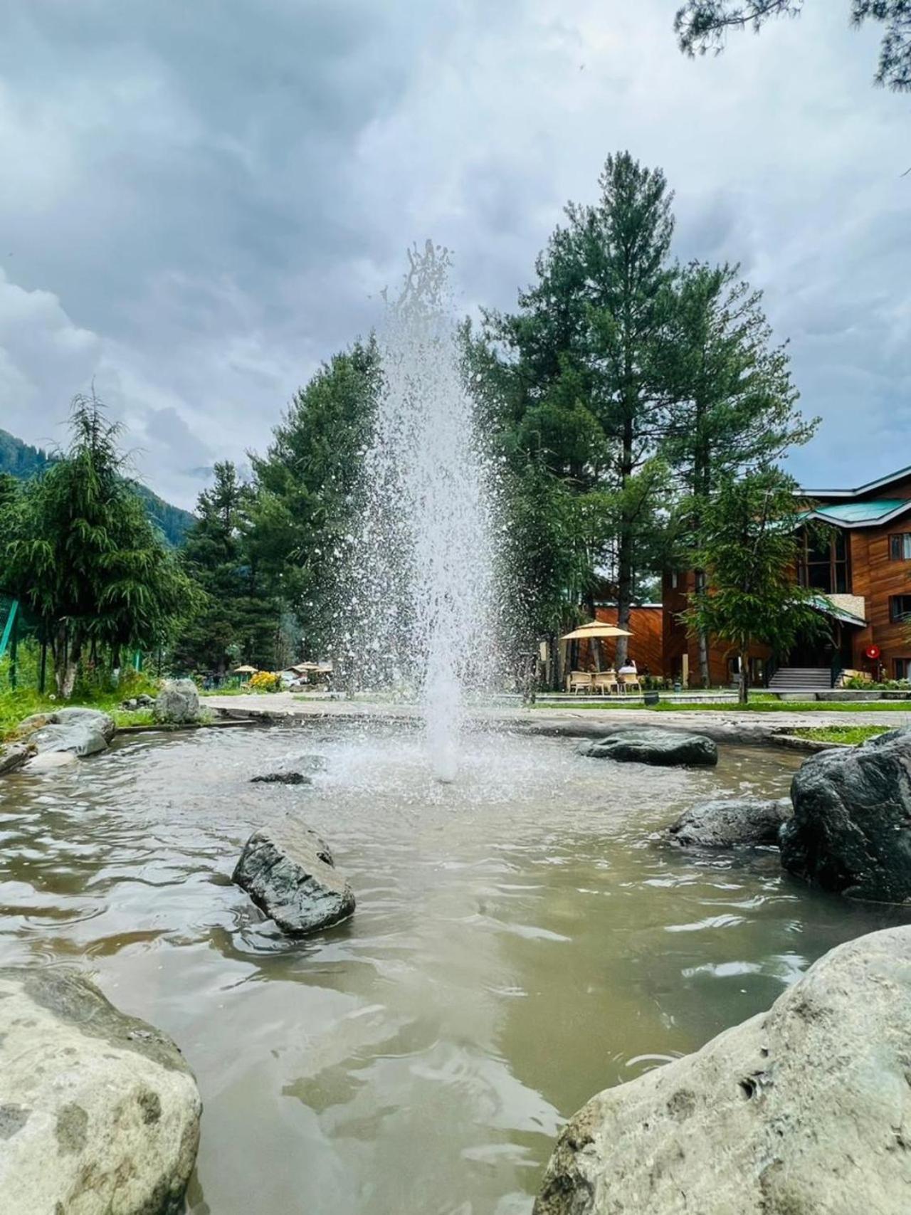 Radisson Golf Resort Пахалгам Экстерьер фото