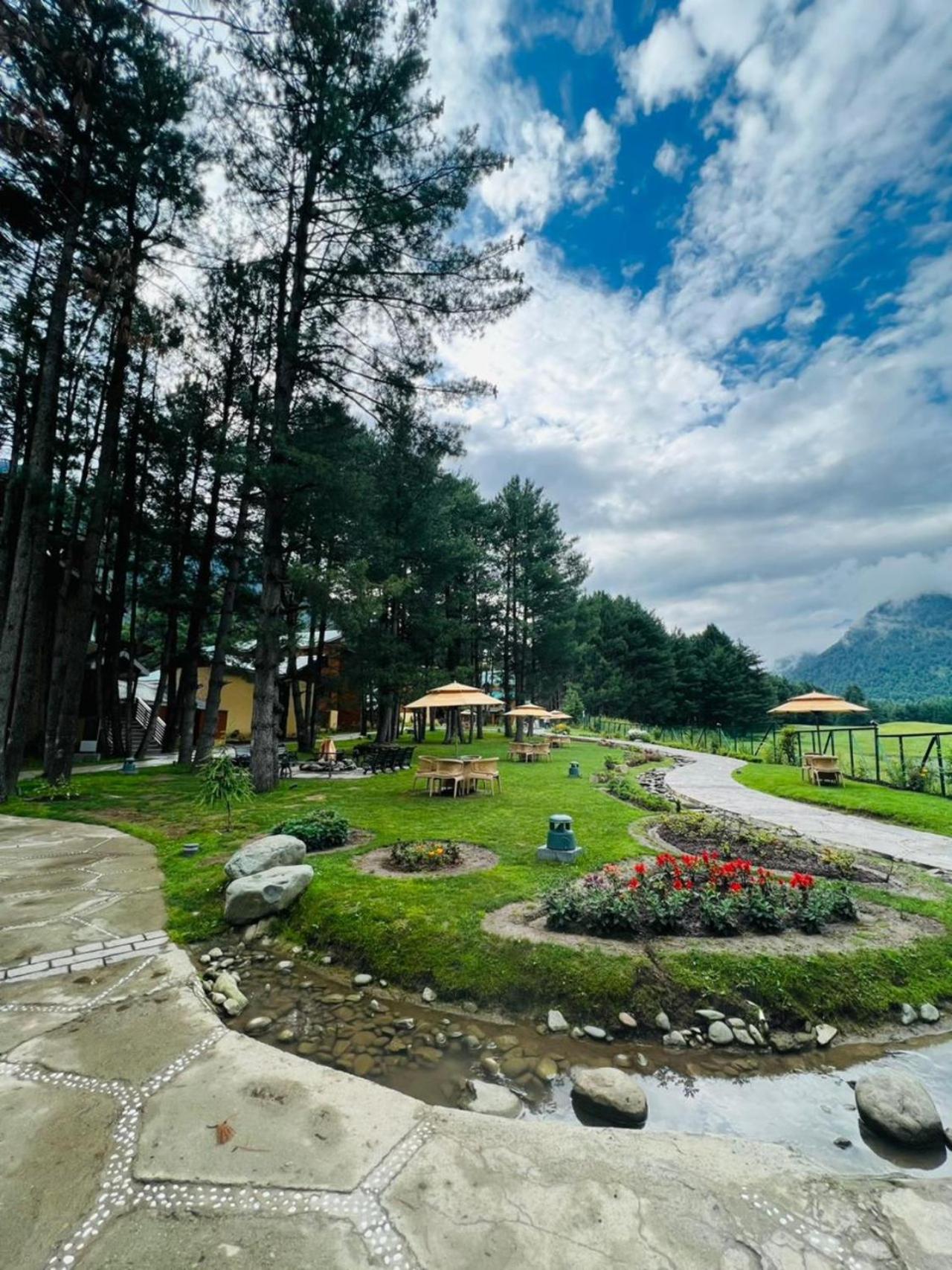 Radisson Golf Resort Пахалгам Экстерьер фото